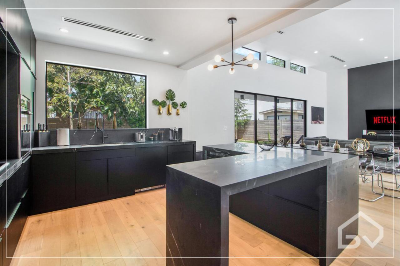 Villa Noir Design District 4br & 2ba Sleeps 14 With Grill, Pool Table, Pool & *
