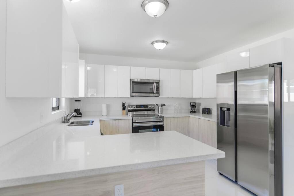 Fantastic Brand New Duplex 3 Bedroom 2 Bathrooms *