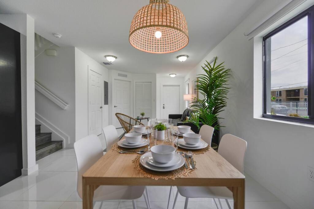 Wonderful Brand New Duplex 3 Bedroom 2,5 Bathrooms With Parking * Miami