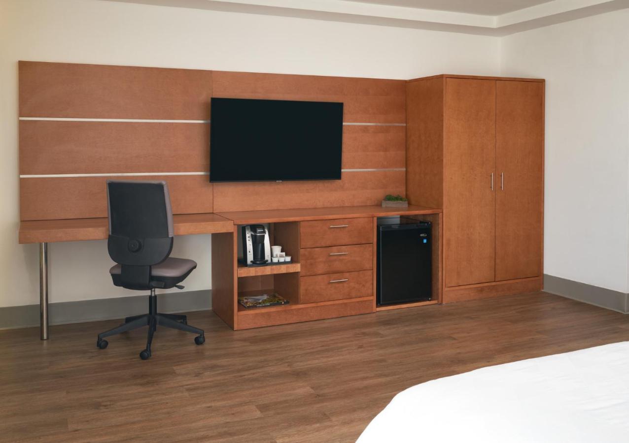 Hotel Doubletree By Hilton North I-95 Miami
