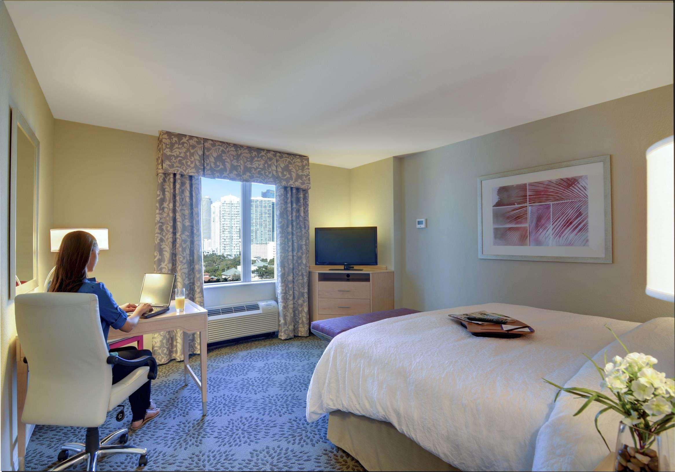 Hampton & By Hilton Downtown/brickell Hotel 3*