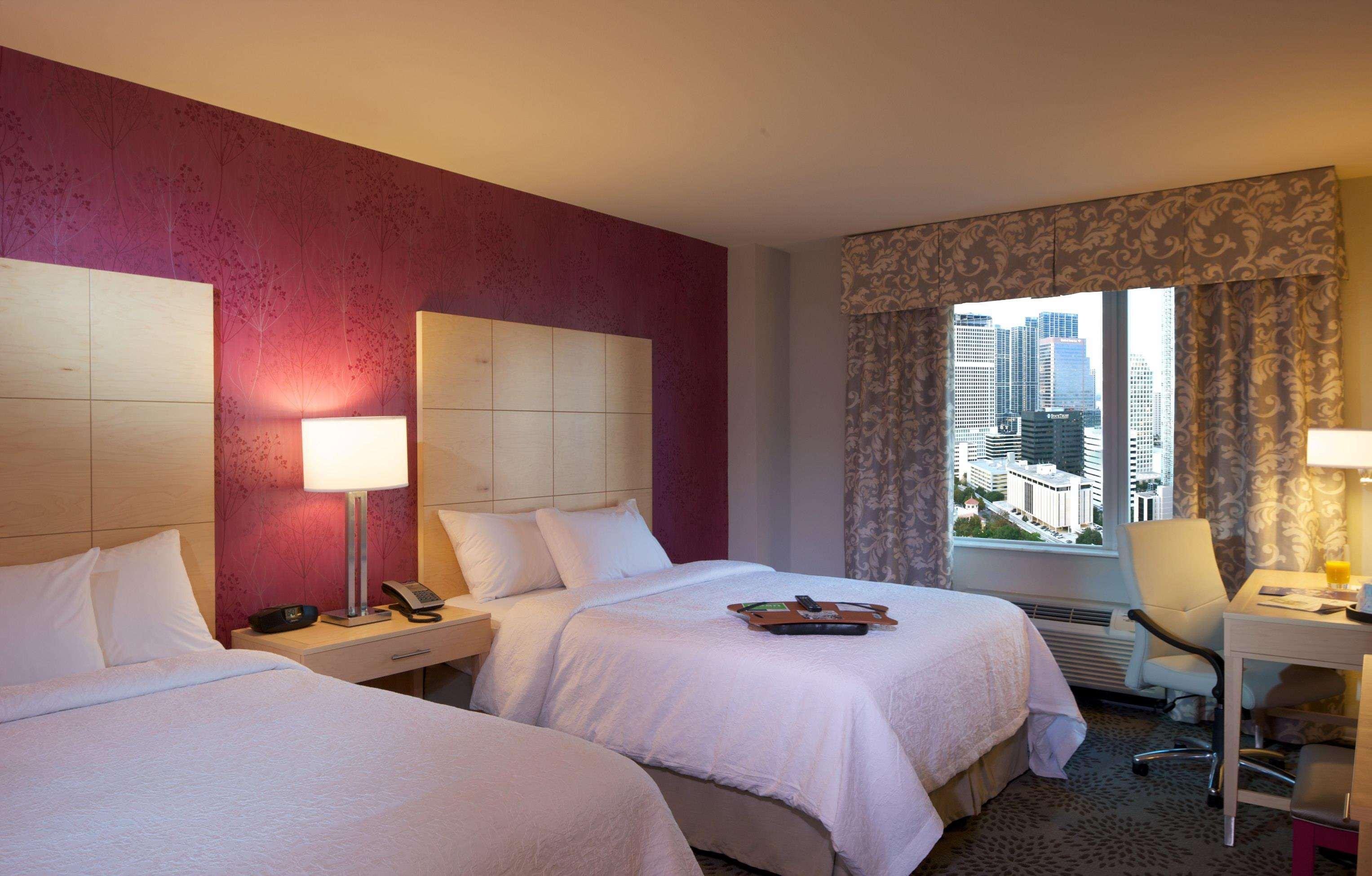 Hampton & By Hilton Downtown/brickell 3*