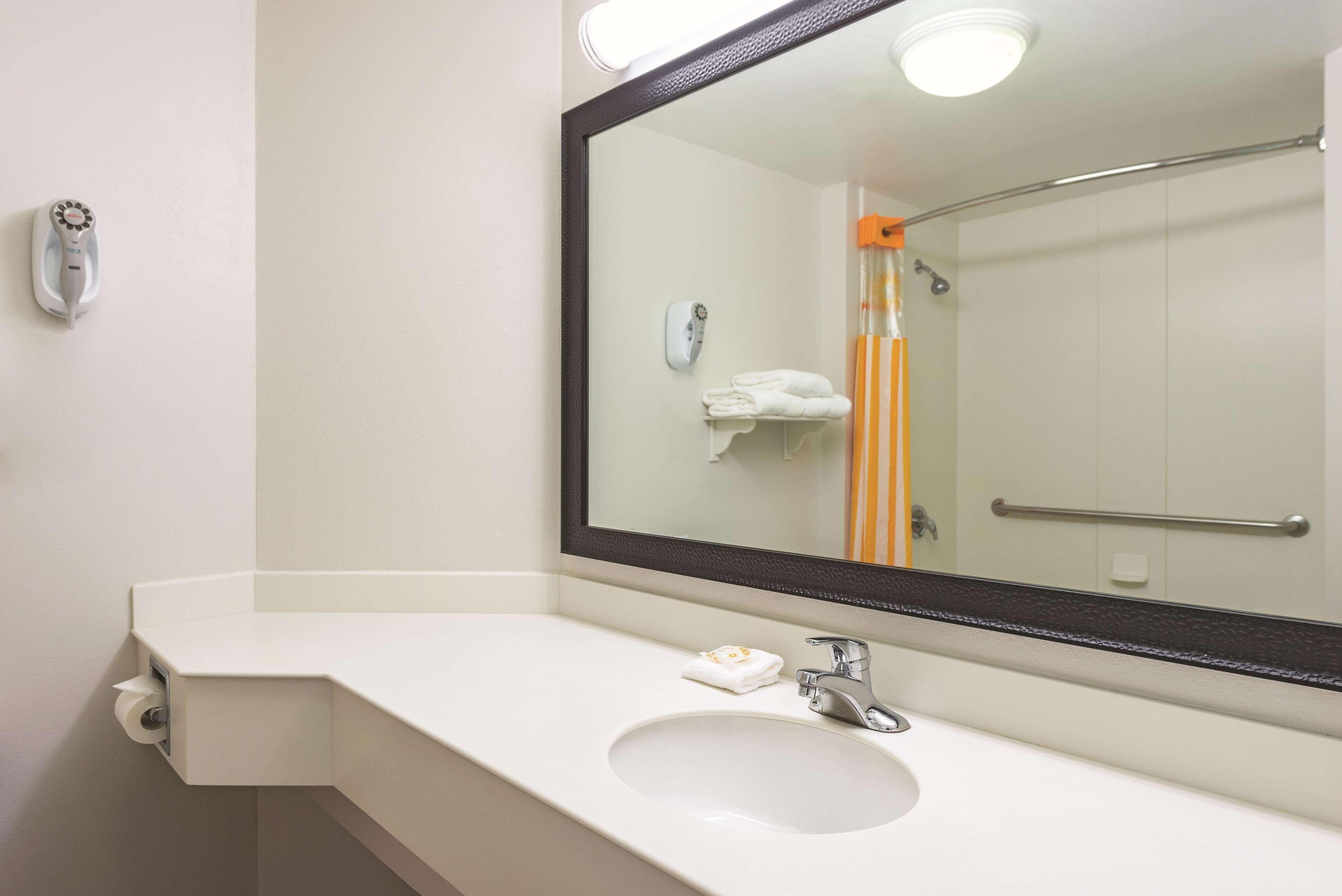 La Quinta By Wyndham Airport East Hotel Miami