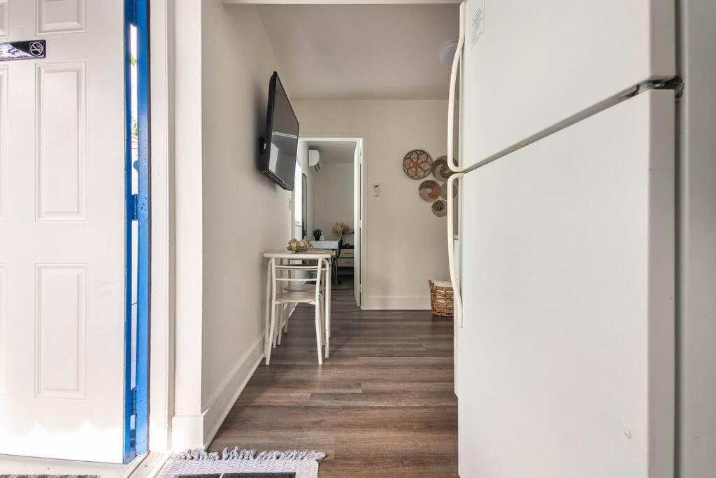 Apartment Sleeps 3, Cozy, Boho Style, In The Heart Of -free Parking Miami