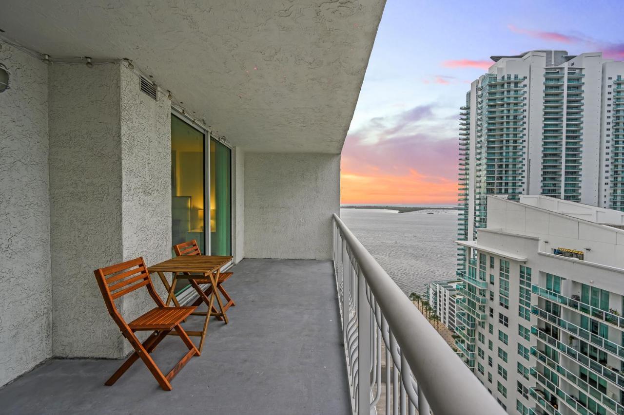 Luxurious 1br High Rise Brickell-free Parking