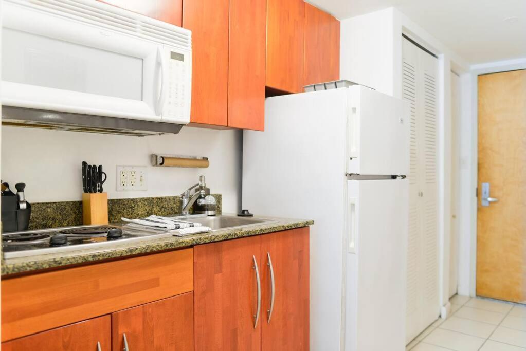 Amazing Studio Apt @brickell With Pool & Parking * Miami