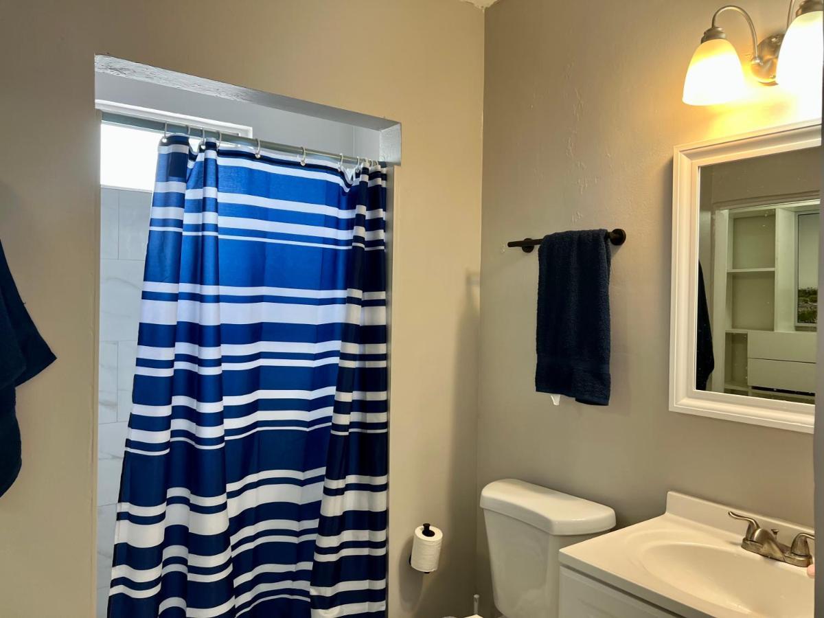 Coral Gable 3br House Parking & Holiday home *