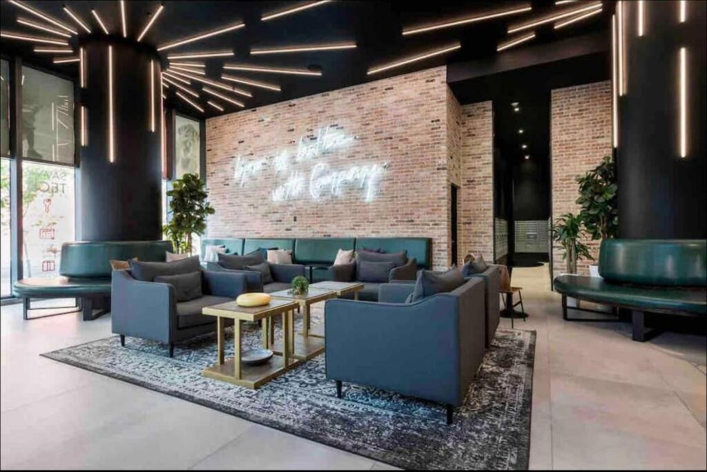 Gorgeous 2br/2bth In The Heart Of Miami