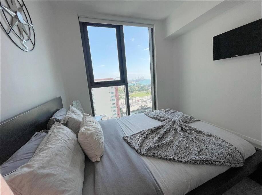 Gorgeous 2br/2bth In The Heart Of