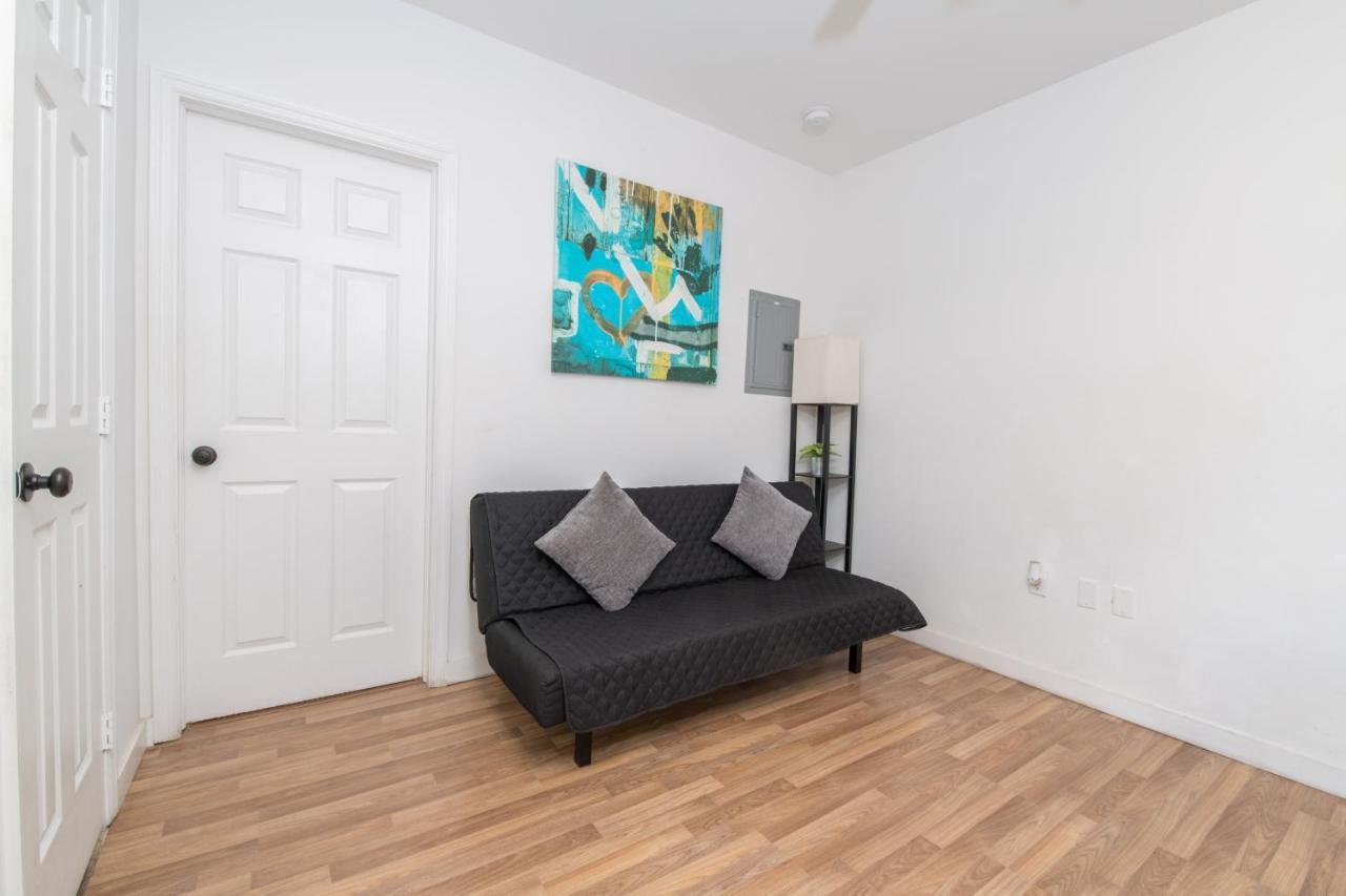 Apartment In The Heart Of - Port Of / Airport *
