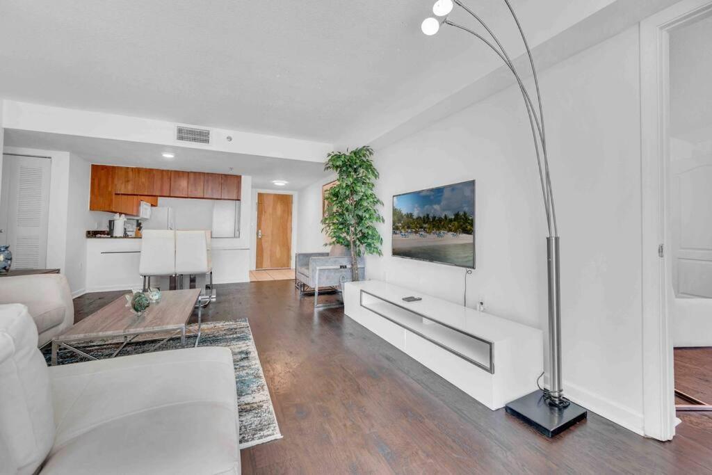 Elegant 2 Bdr 2 Bath• Brickell • Ocean View *