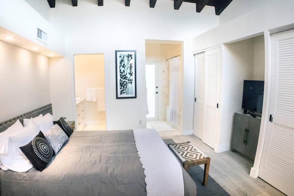 At St. Place “h”, Luxury, Pet Friendly