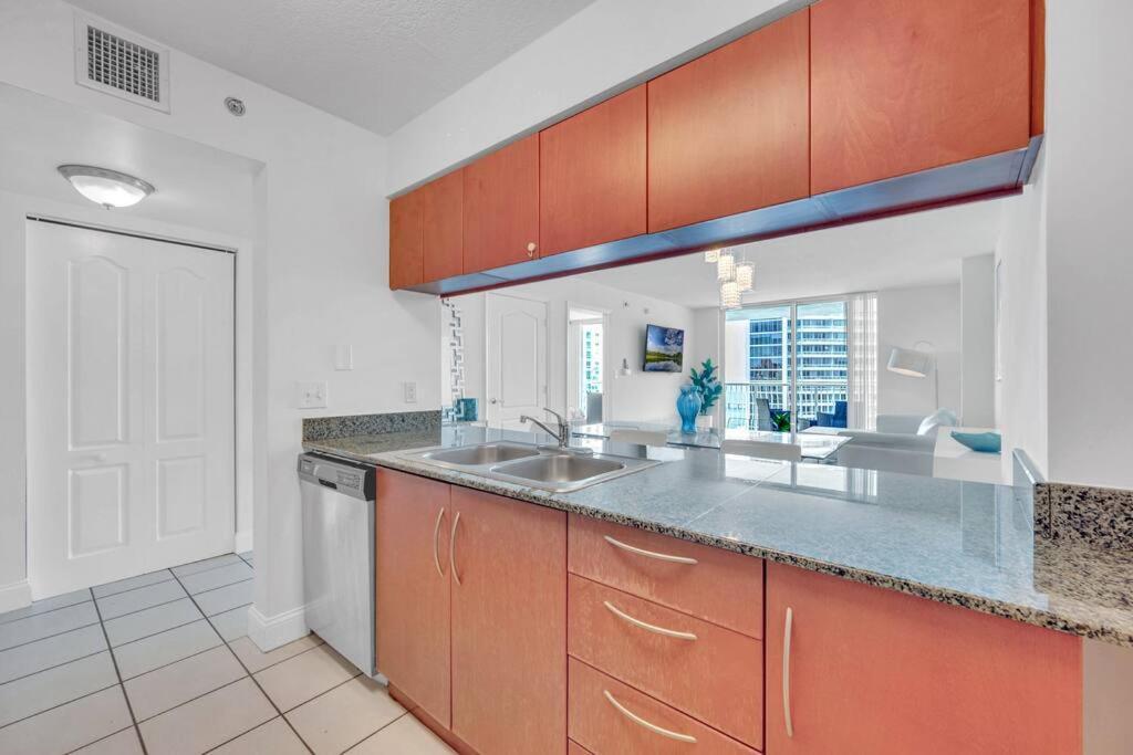 Apartment 40th Floor Ocean View - Location Miami