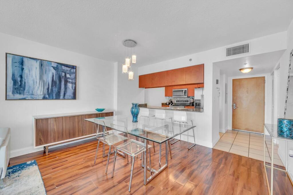 40th Floor Ocean View - Location * Miami