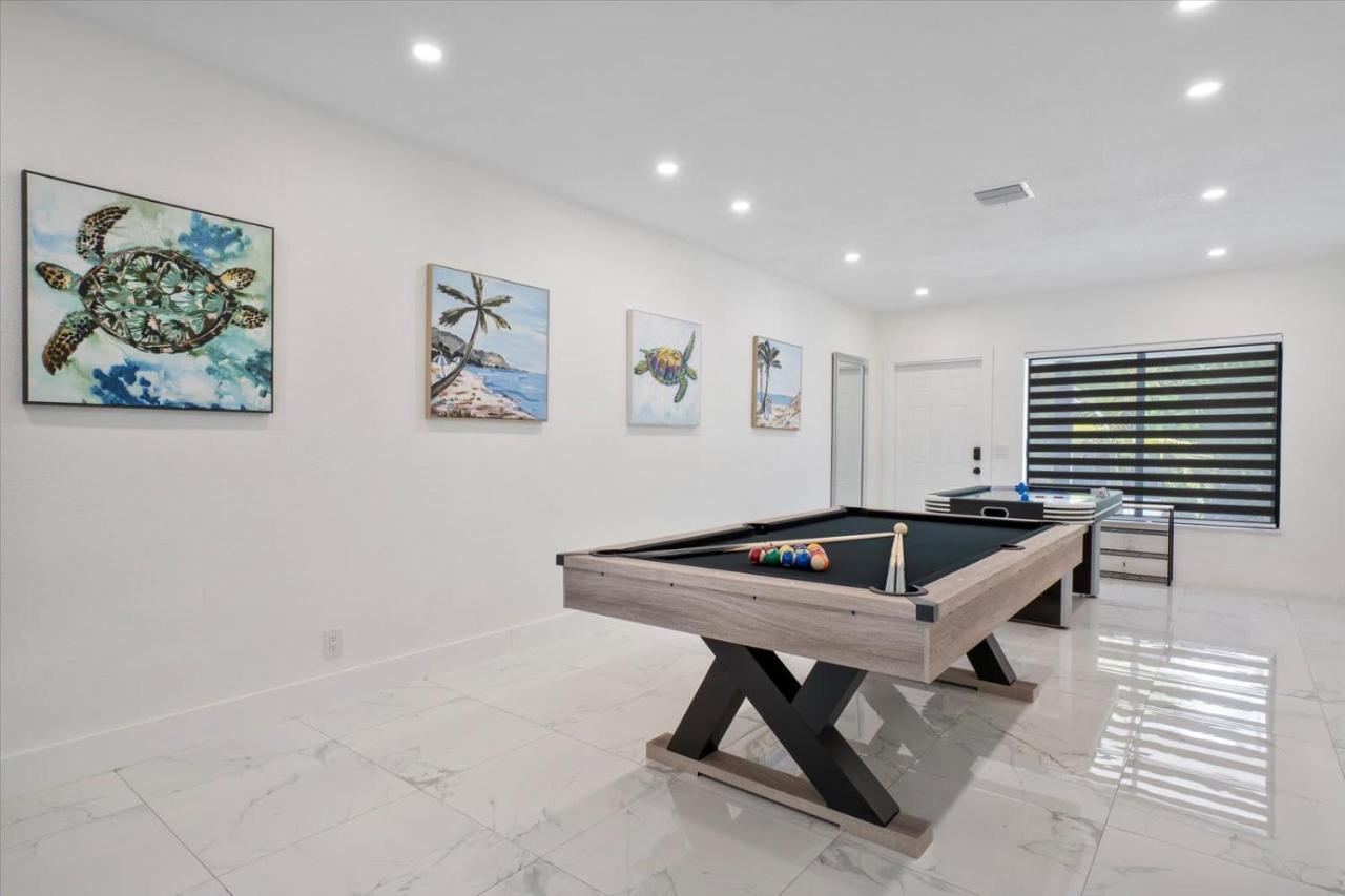Villalee-jungle Palm Island White Marble Pool Area Holiday home *