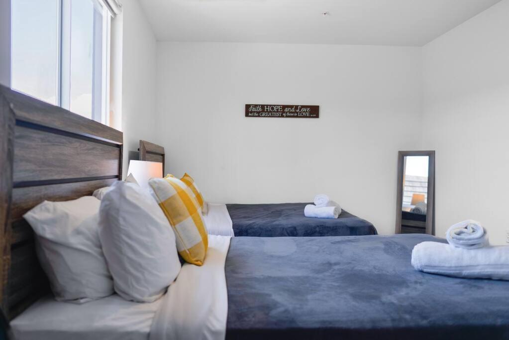 Apartment Awesome Townhouse 15 Minutes From The