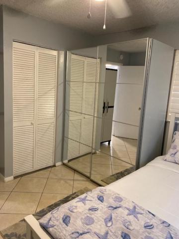 Apartment Modern 2/1 Near Midtown And Beaches Miami
