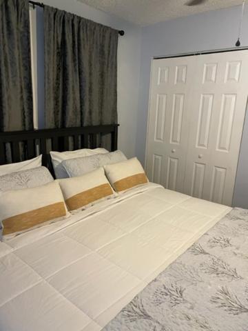 Modern 2/1 Near Midtown And Beaches Apartment Miami