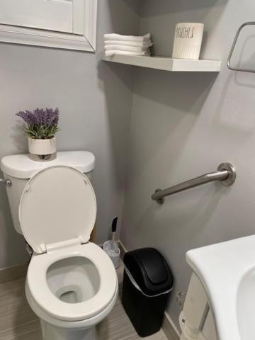 Modern 2/1 Near Midtown And Beaches *