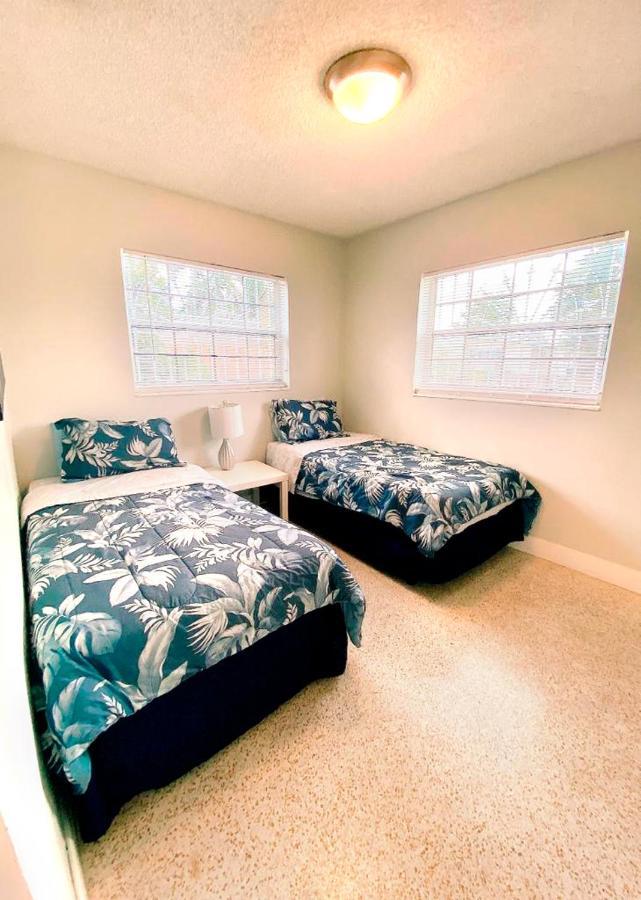 Beautiful 13 Minutes Away From Mia Holiday home *