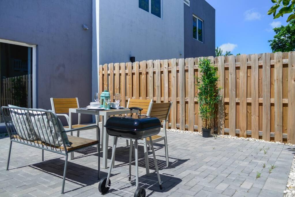Awesome Townhouse 15 Minutes From The Apartment *