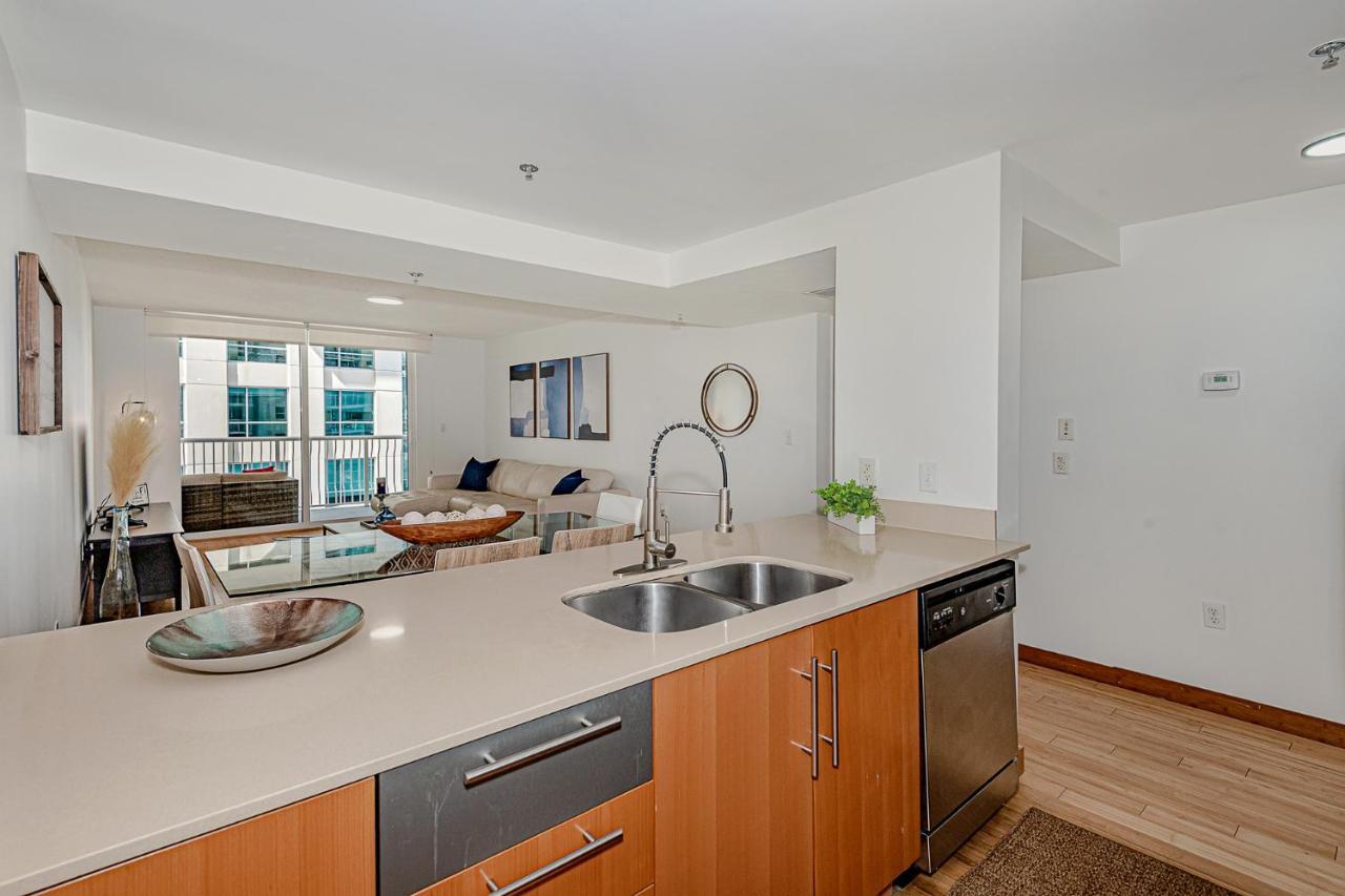 Apartment Lovely With & Ocean Views. Sleep Up To 6 People!