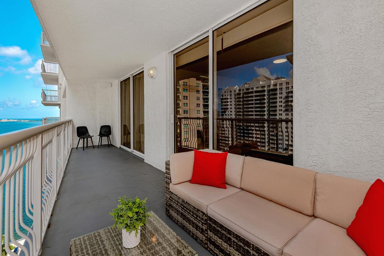 Lovely With & Ocean Views. Sleep Up To 6 People! Apartment *