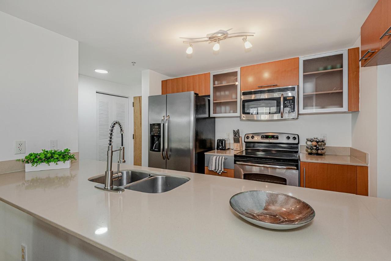 Lovely With & Ocean Views. Sleep Up To 6 People! * Miami