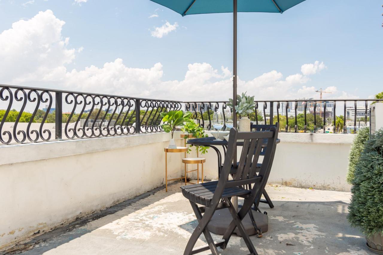 Downtown With Balcony - 5 Minutes From Wynwood & Port - Art District Near Beach Apartment Miami