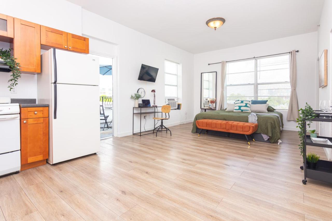 Downtown With Balcony - 5 Minutes From Wynwood & Port - Art District Near Beach Apartment