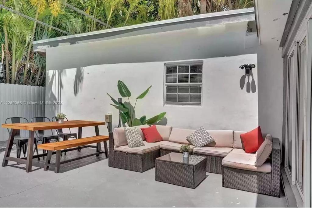 Luxury Pool // 5bd 4ba * Miami