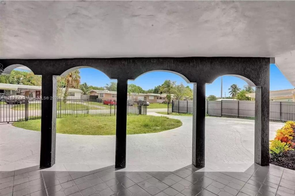 Luxury Pool // 5bd 4ba Villa Miami