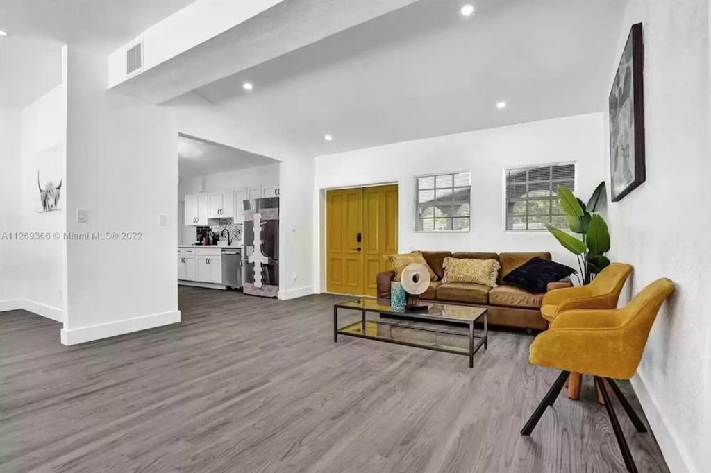 Villa Luxury Pool // 5bd 4ba Miami
