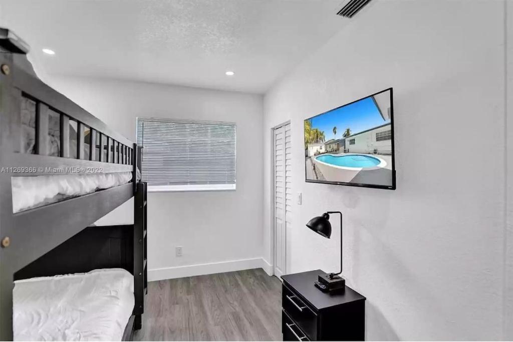 Luxury Pool // 5bd 4ba Villa Miami