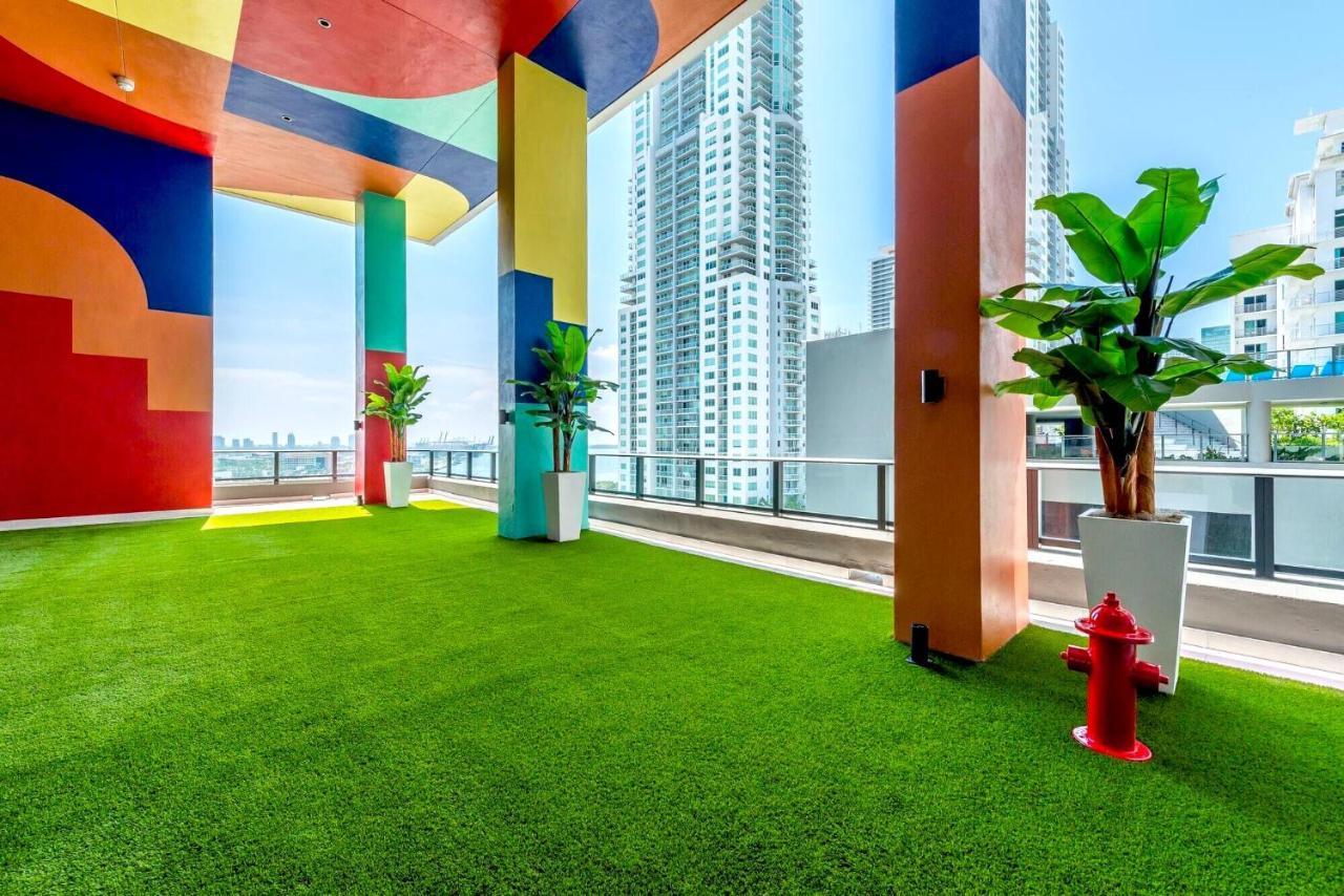 High! In The Sky! Exclusive Condo! Apartment *