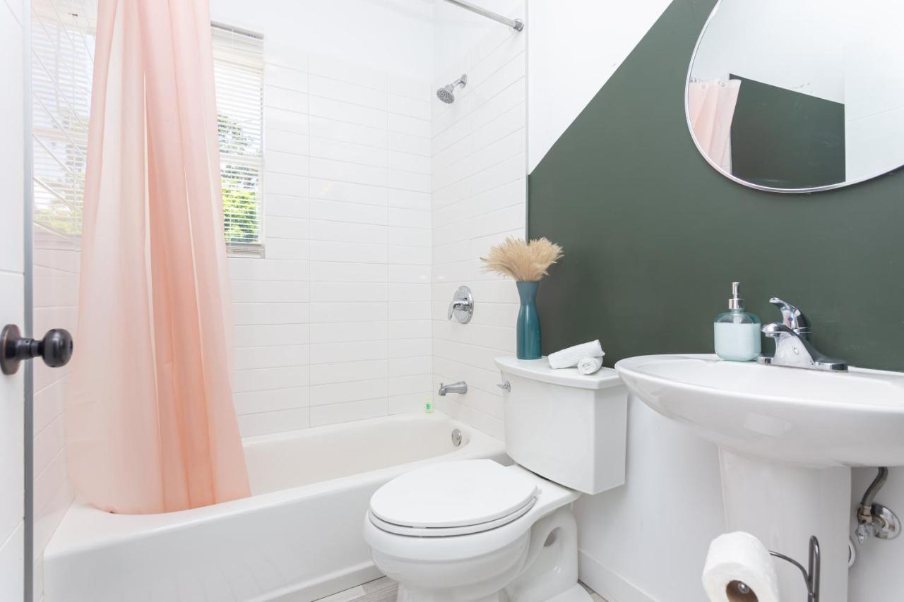 1 Bedroom With Balcony - Heart Of Downtown * Miami