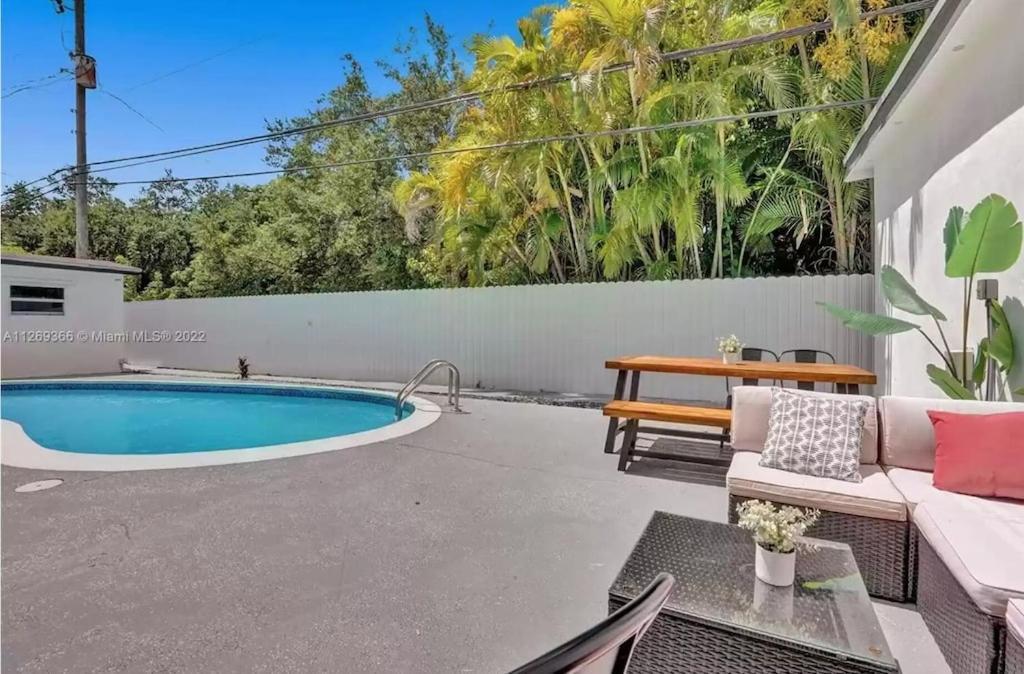 Villa Luxury Pool // 5bd 4ba Miami