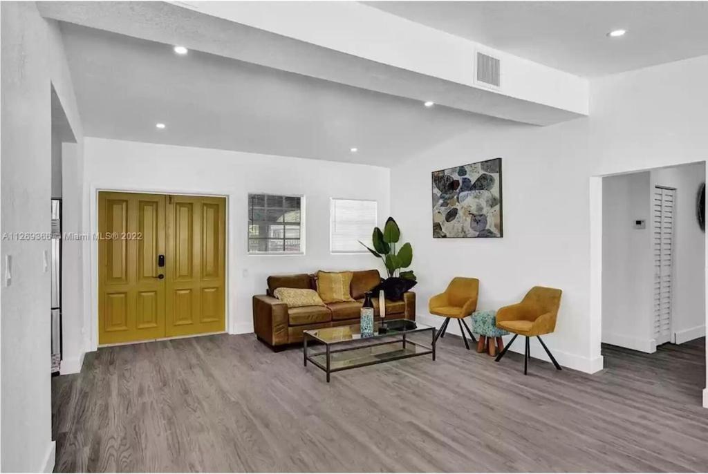 Villa Luxury Pool // 5bd 4ba *