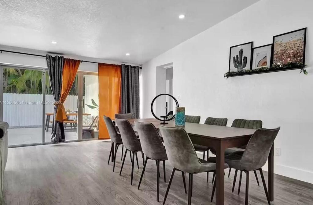 Luxury Pool // 5bd 4ba Villa Miami