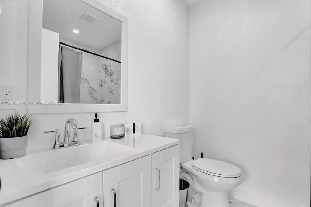 Luxury Pool // 5bd 4ba