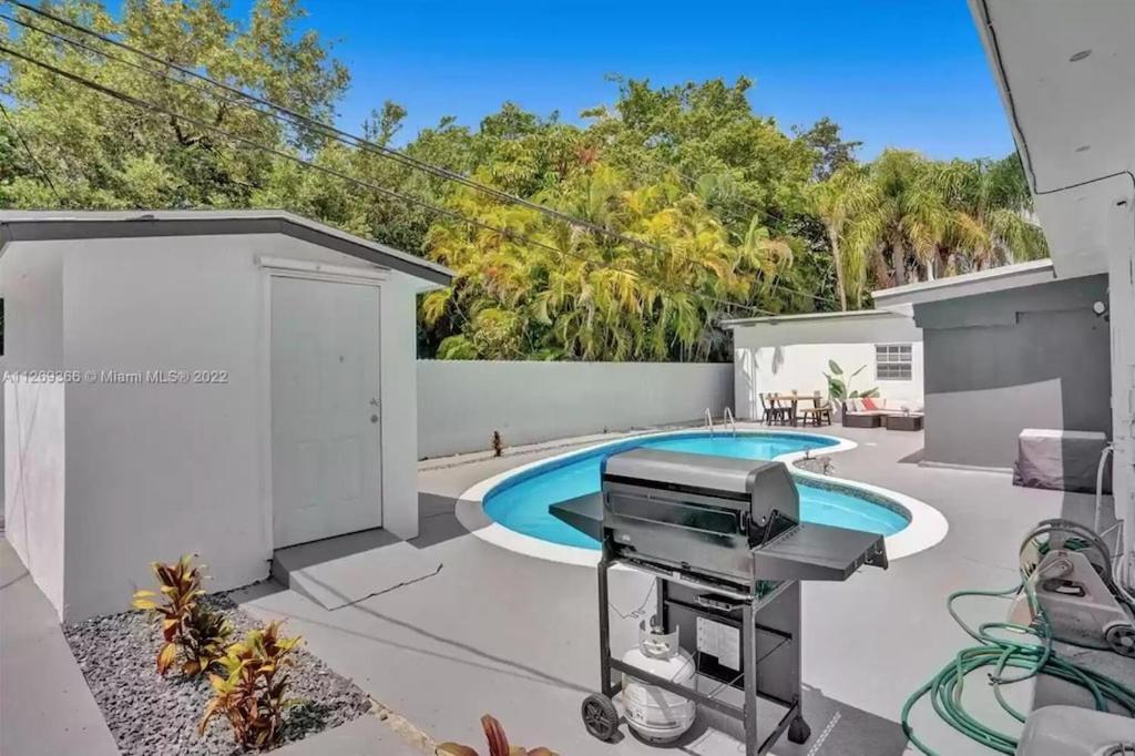 Luxury Pool // 5bd 4ba Villa *