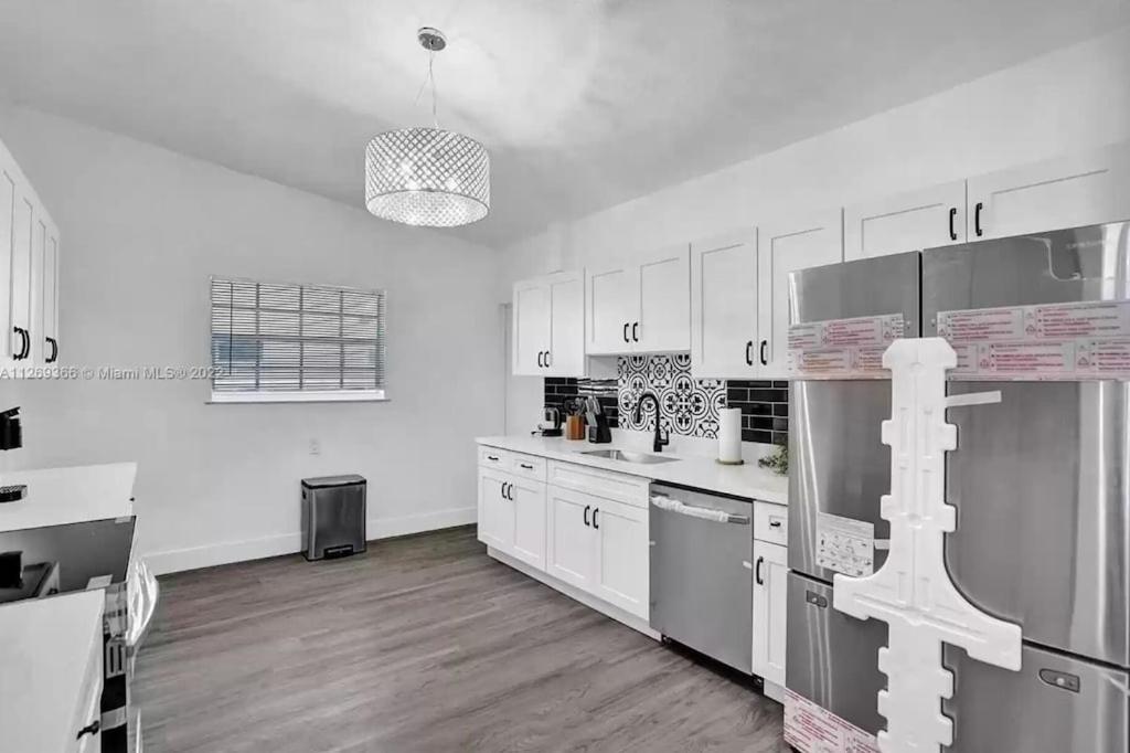 Villa Luxury Pool // 5bd 4ba Miami