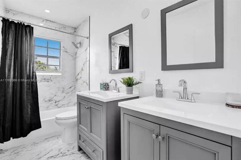 Luxury Pool // 5bd 4ba Villa Miami