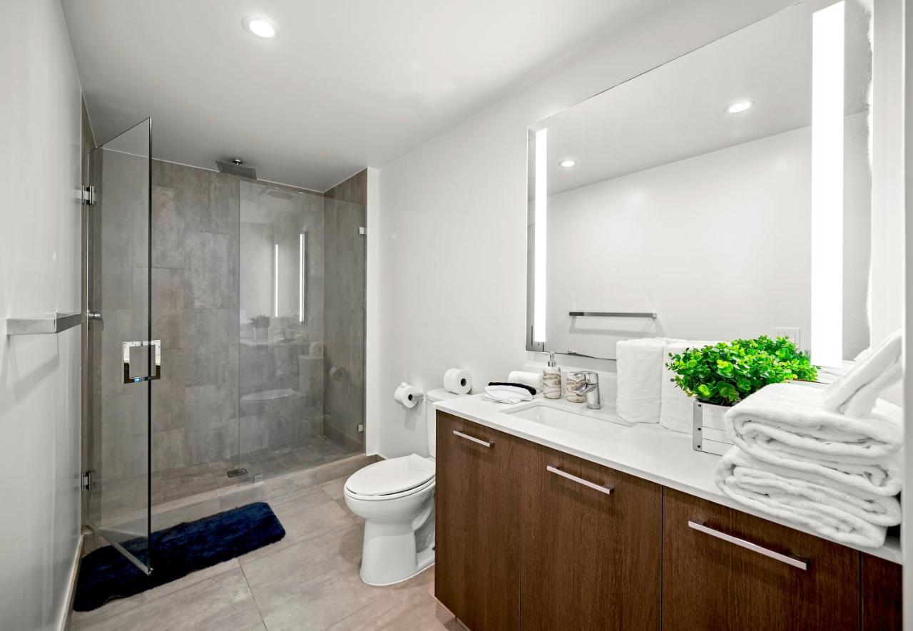 High! In The Sky! Exclusive Condo! Apartment *