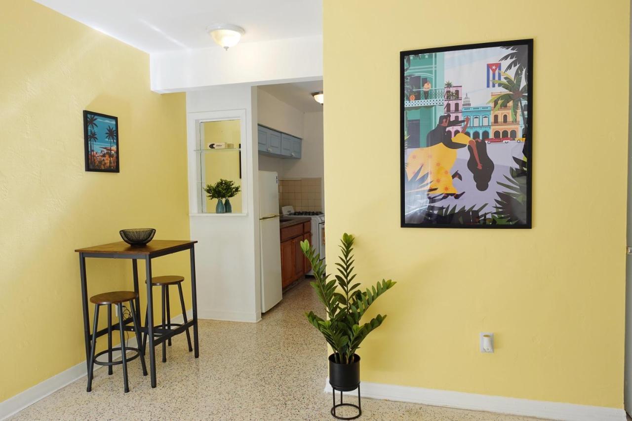 1 Bedroom With Parking Apartamento *