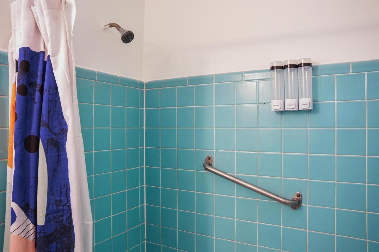 1 Bedroom With Parking * Miami