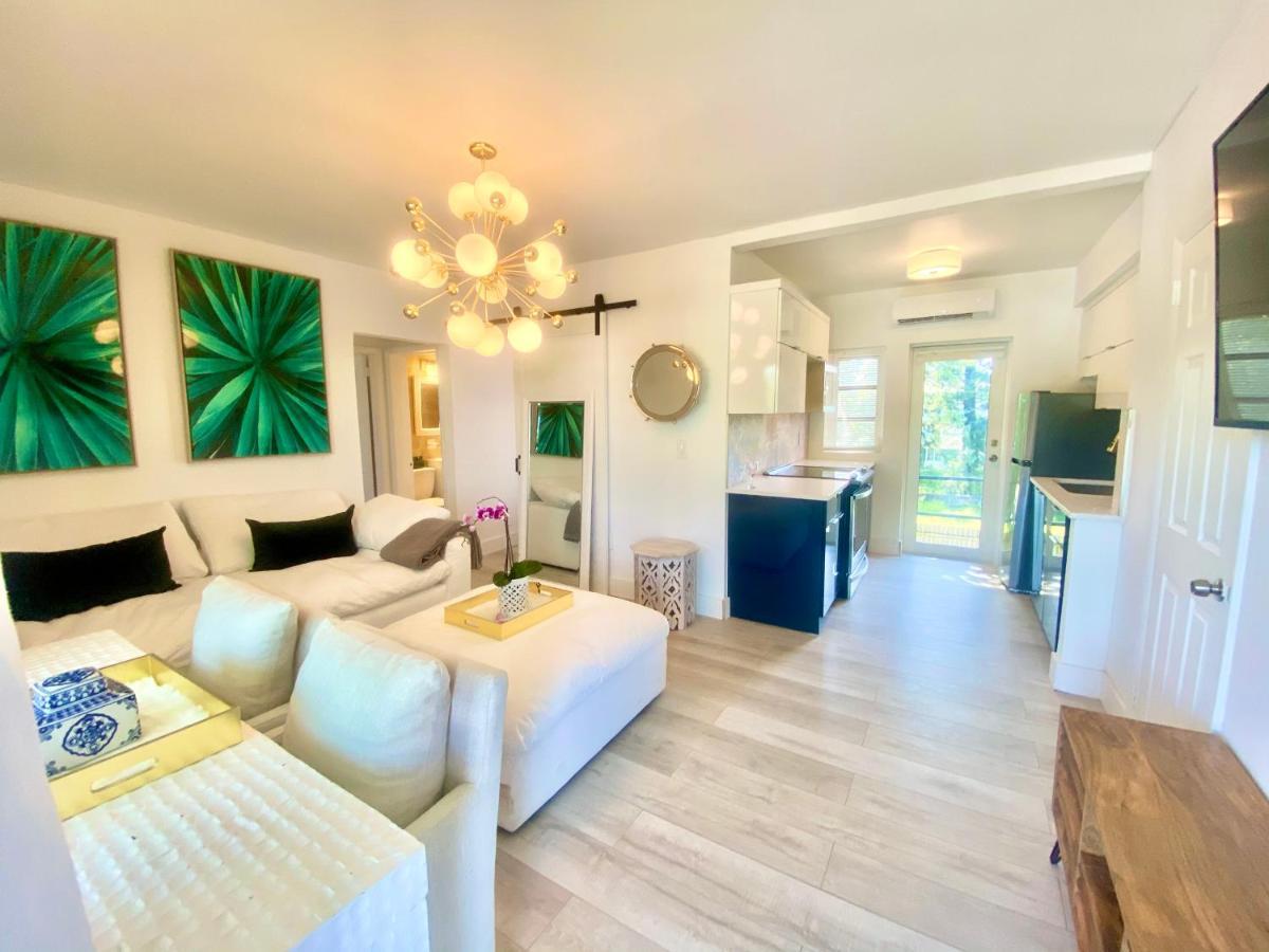 Apartment The Carrington: Multi-unit Retreat With *