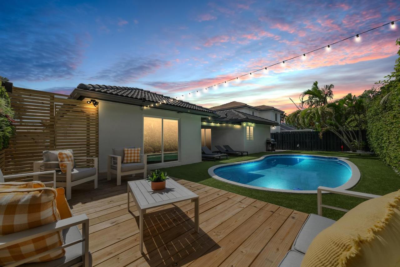 Deluxe House W 5br Mini Golf & Heated Pool L62