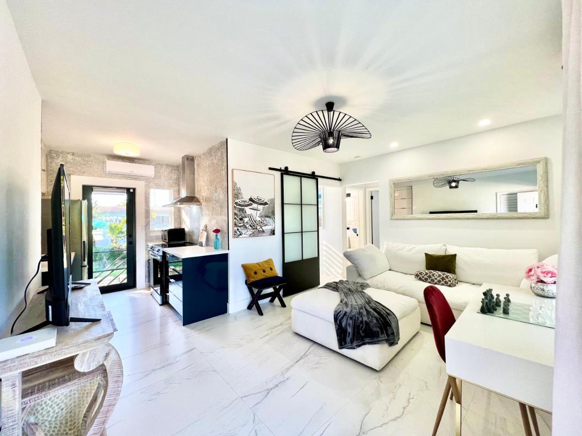 The Carrington: Multi-unit Retreat With Apartment *