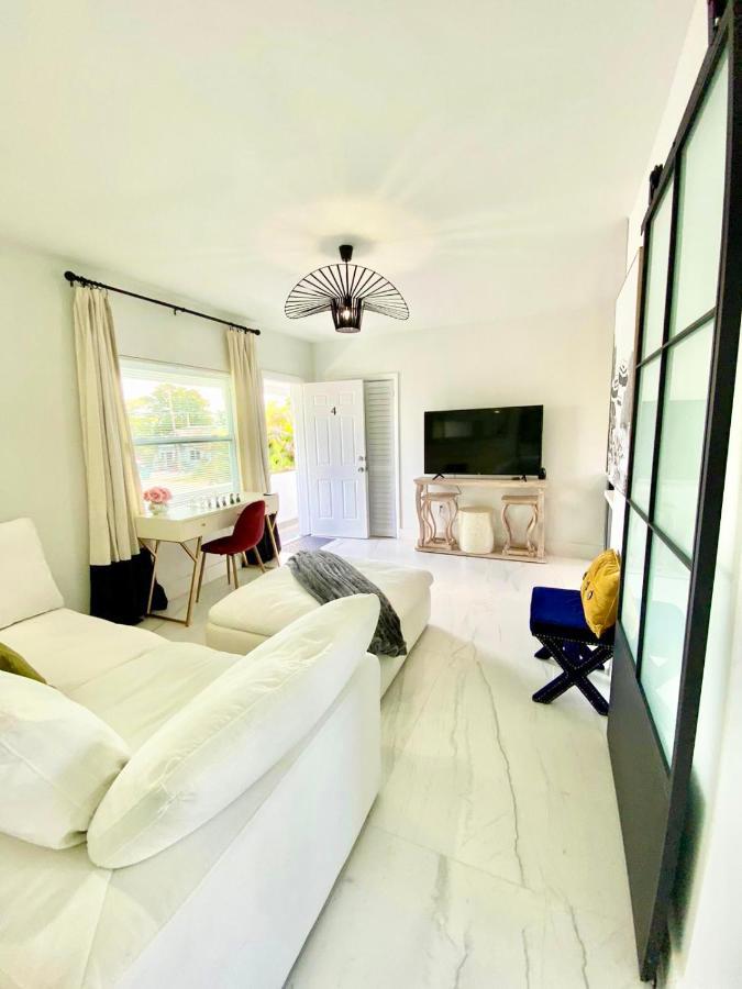 Apartment The Carrington: Multi-unit Retreat With